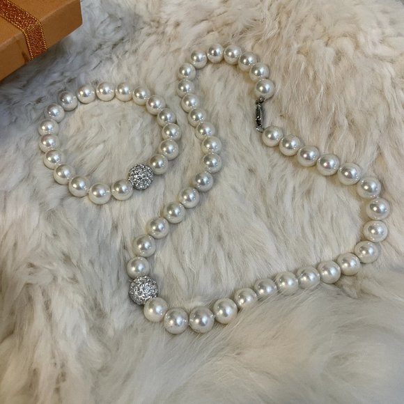 Pearl Necklace & Bracelet Set - Picture 3 of 5